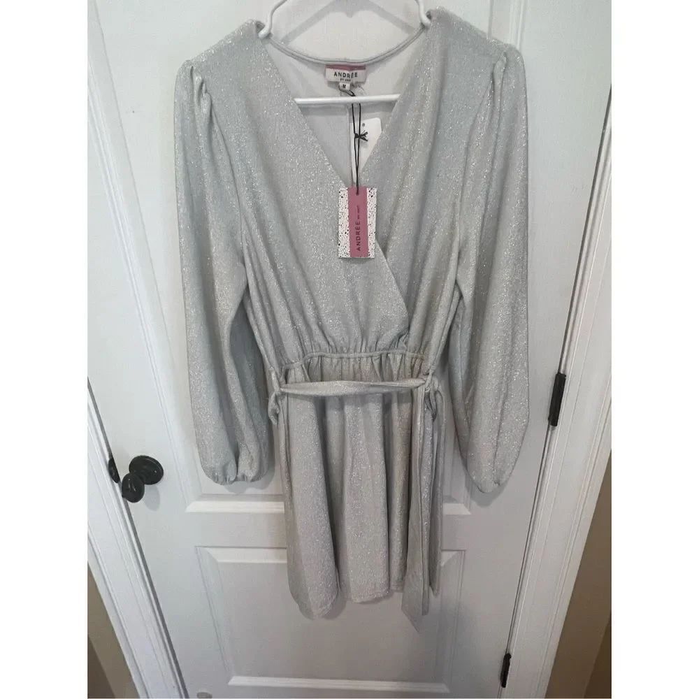 New Andree by Unit Silver sparkly long sleeve faux wrap dress belt size Medium n